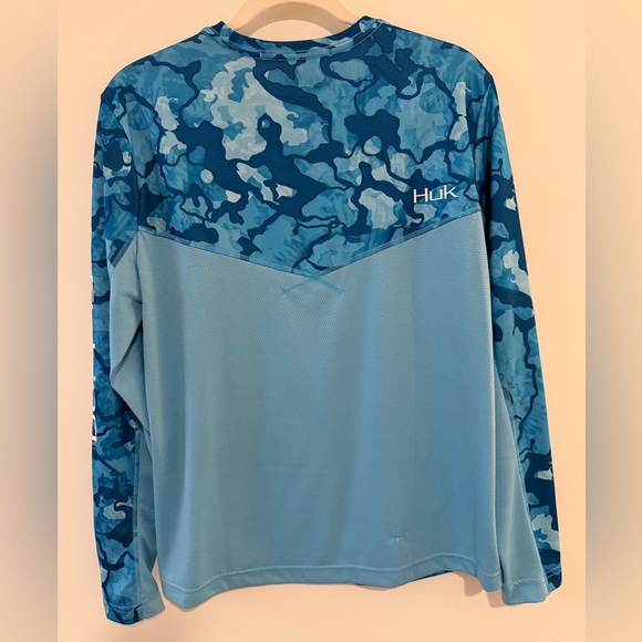 Huk Long Sleeve Blue Camo Rashguard top - Picture 2 of 5